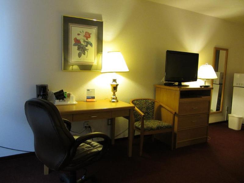 Howard Johnson By Wyndham Fort St. John Extérieur photo